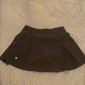 Black size 6 Lululemon skirt